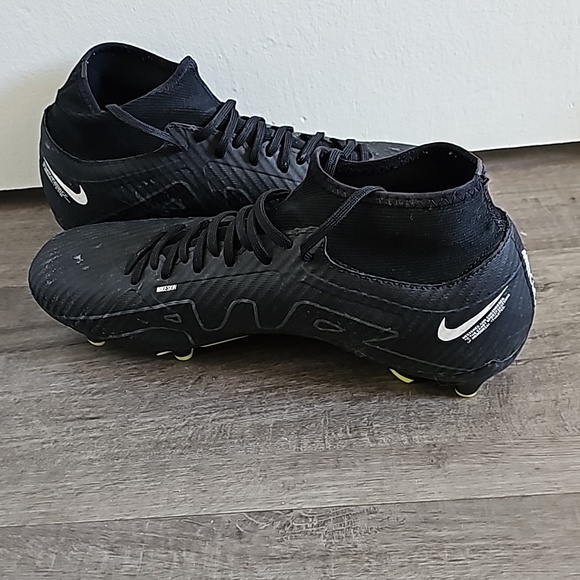Nike Air zoom soccer/football cleats - Picture 2 of 3